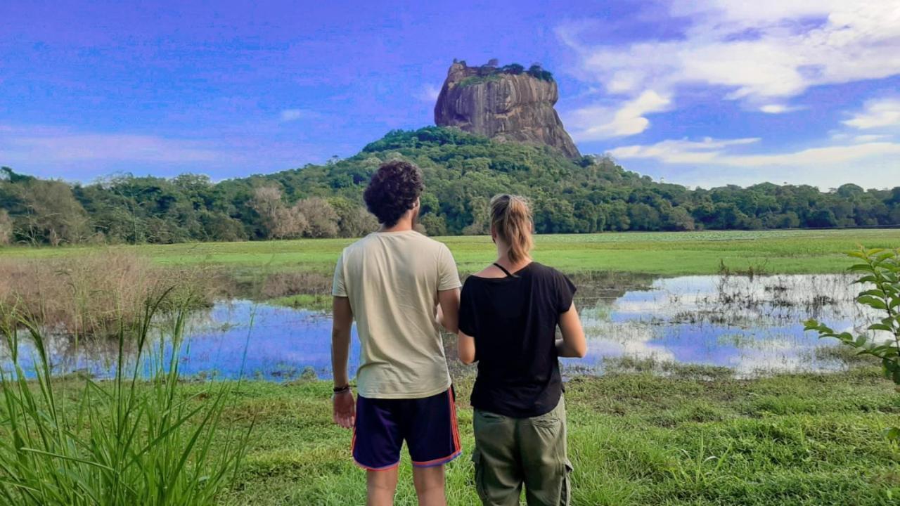 New Peacock Resort ดัมบูลลา ภายนอก รูปภาพ