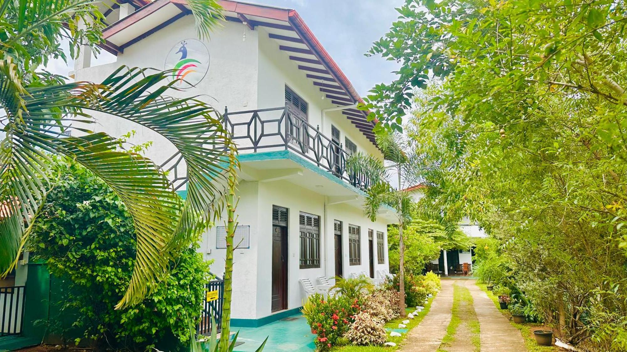 New Peacock Resort ดัมบูลลา ภายนอก รูปภาพ
