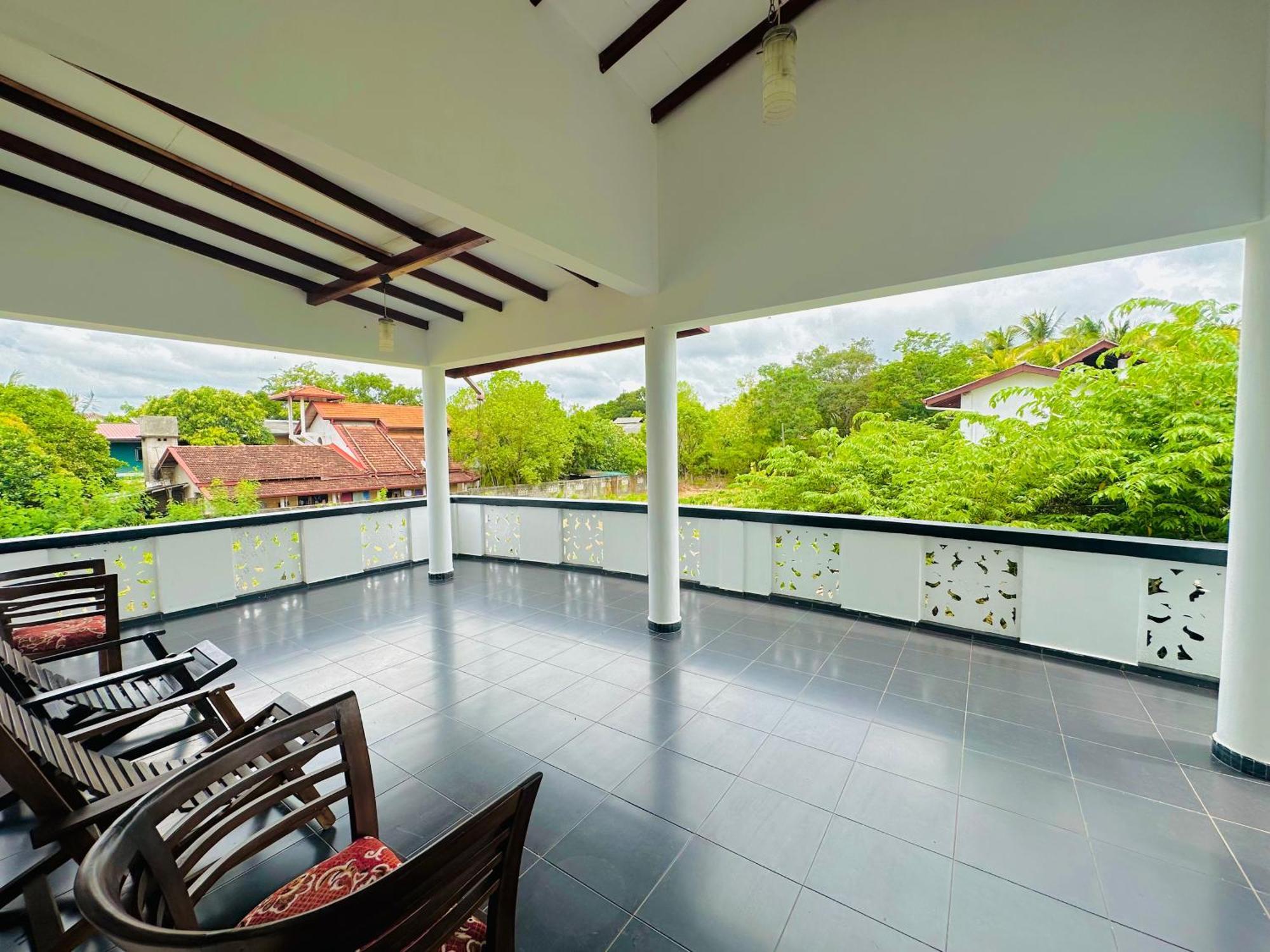 New Peacock Resort ดัมบูลลา ภายนอก รูปภาพ