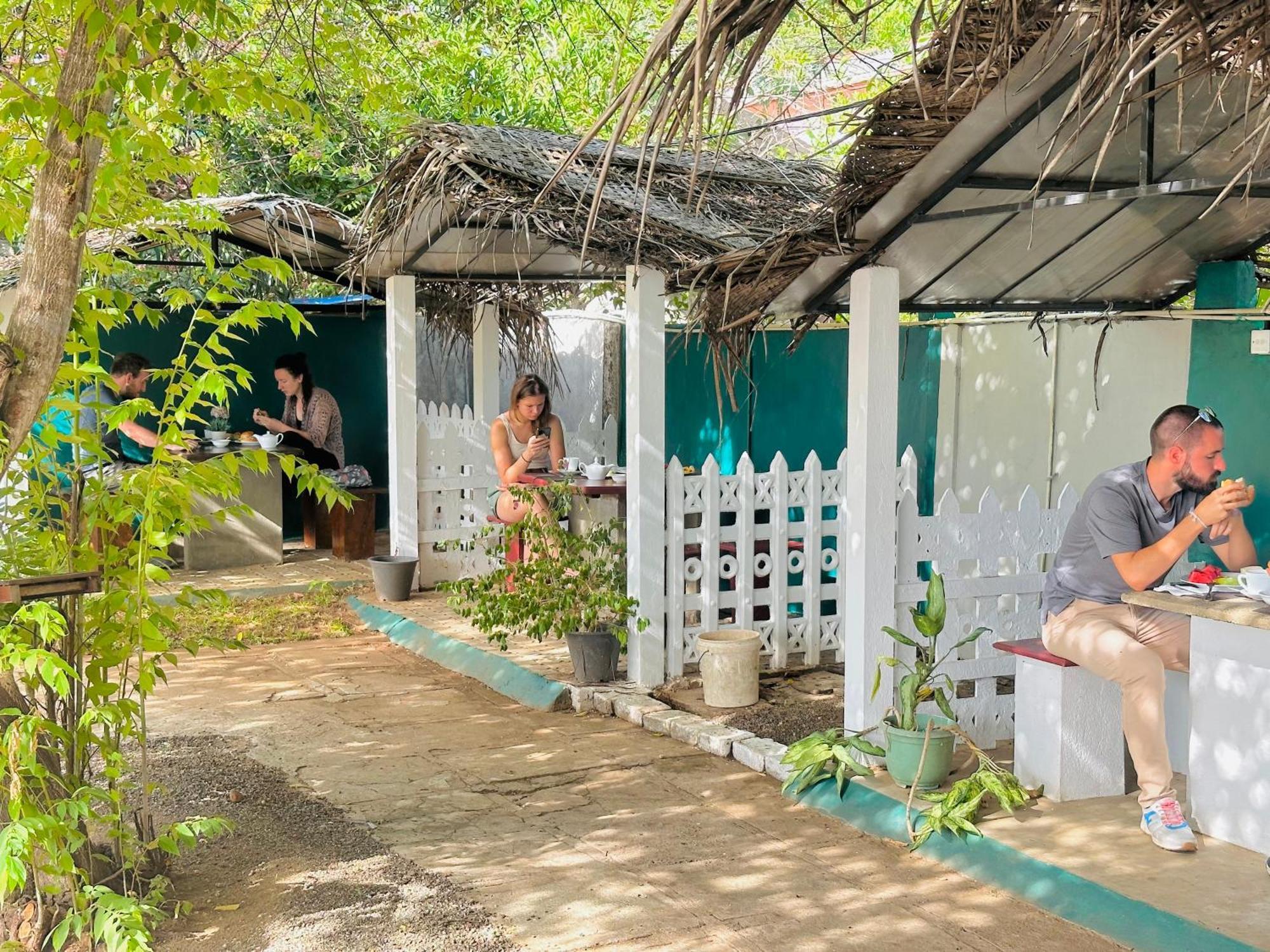 New Peacock Resort ดัมบูลลา ภายนอก รูปภาพ
